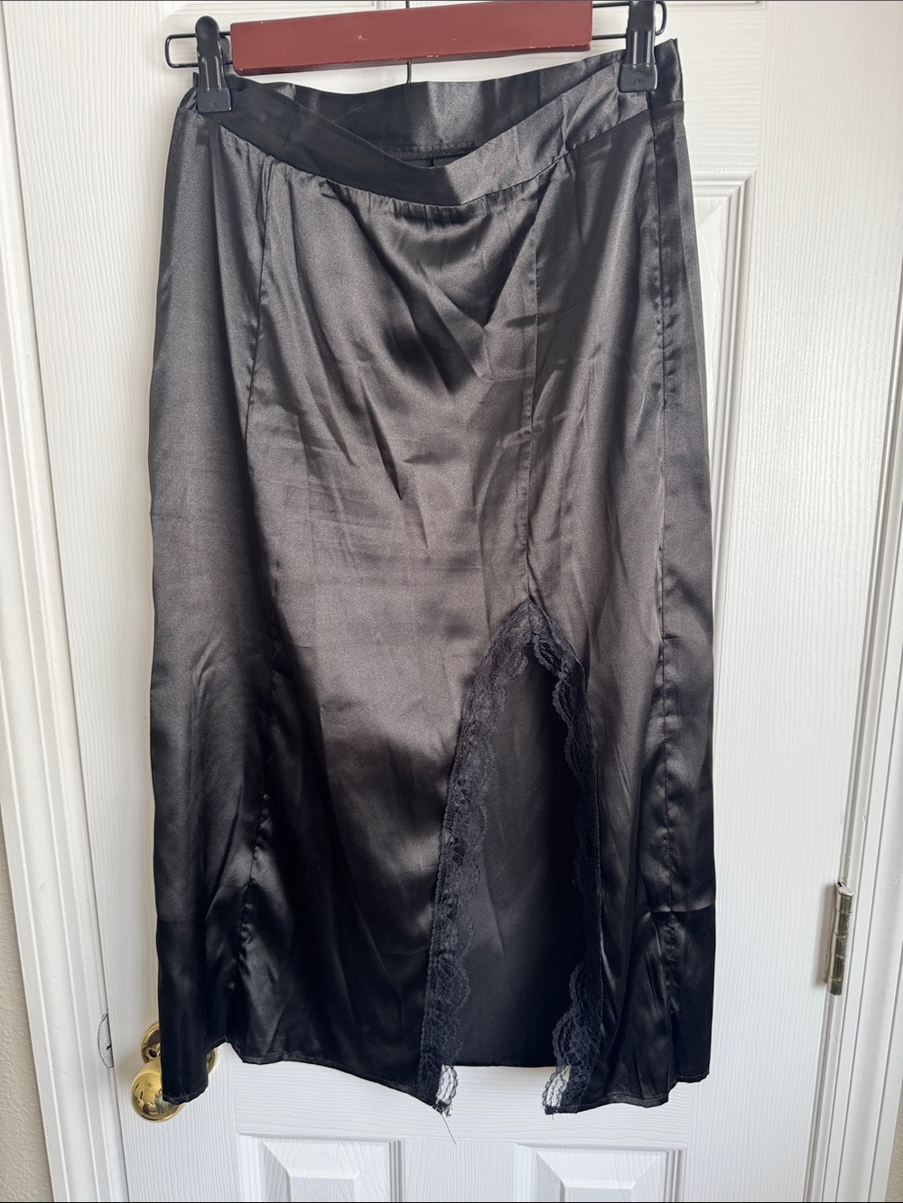 SHEIN Black Satin Midi Skirt with Lace-Trim Slit